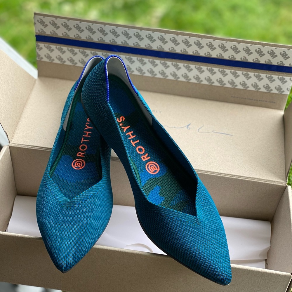 *never worn* Rothy’s “The Point” Deep Teal Flats